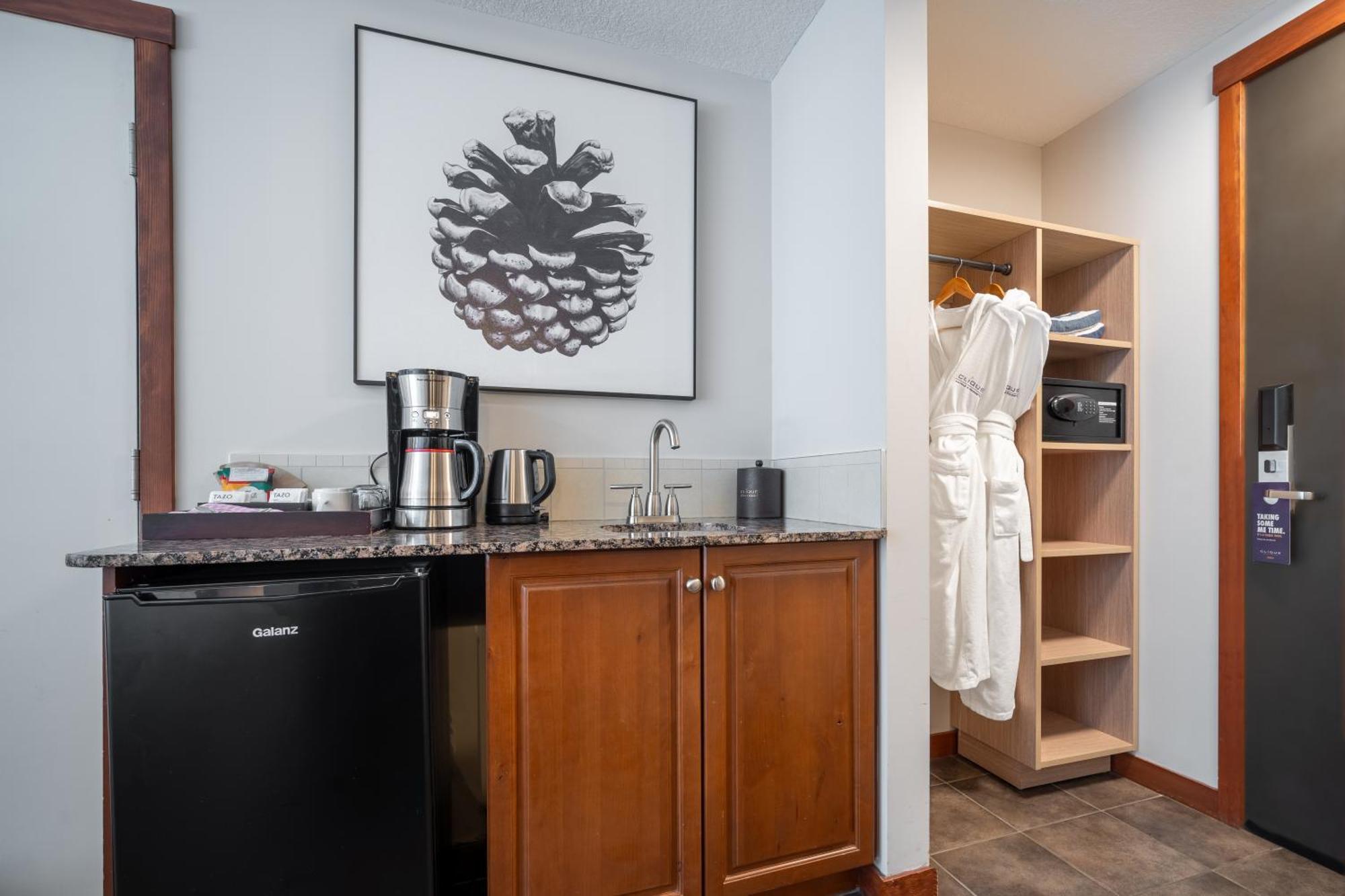 Hotel Blackstone Mountain By Clique Canmore